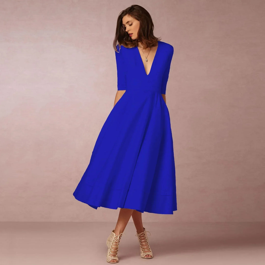Damen Midikleid, elegant & luftig. Mit Accessoires als festliches oder bequemes Sommerkleid vielseitig kombinierbar.