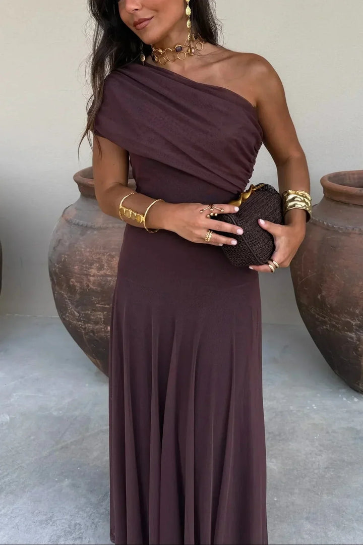 Elegantes One-Shoulder Maxikleid für Damen, perfekt als Hochzeitsgastkleid oder Abendkleid. Festlich & lang.