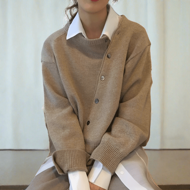 Kuschelige Damen Strickjacke mit Knopfleiste, perfekt für Herbst & Winter. Vielseitiger Cardigan.