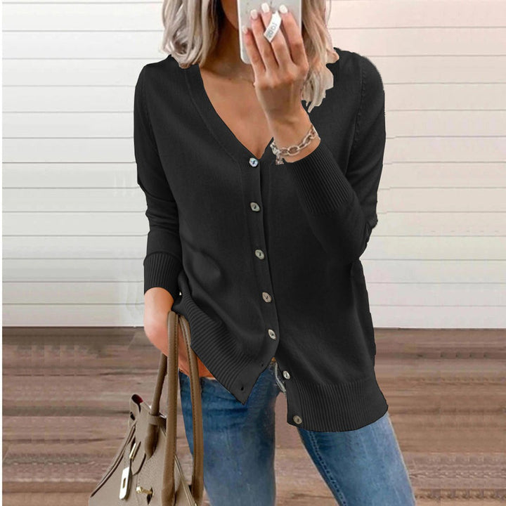 Detailansicht: Eleganter Damen V-Ausschnitt Cardigan, Langarm, als stilvoller Alltagsbegleiter.