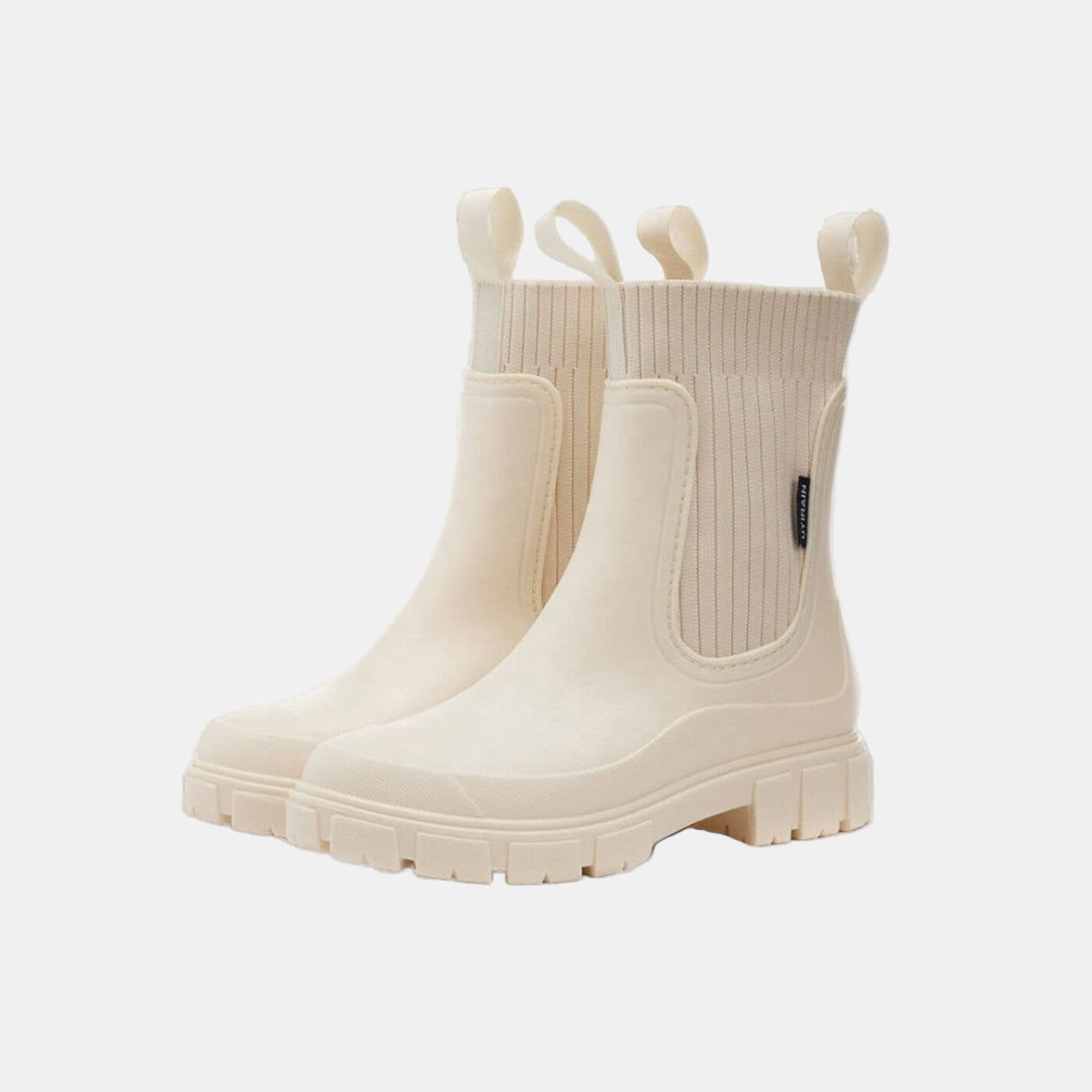 Rutschfeste Profilsohle der eleganten Damen Winterstiefel, bietet sicheren Halt auf glatten Wegen.