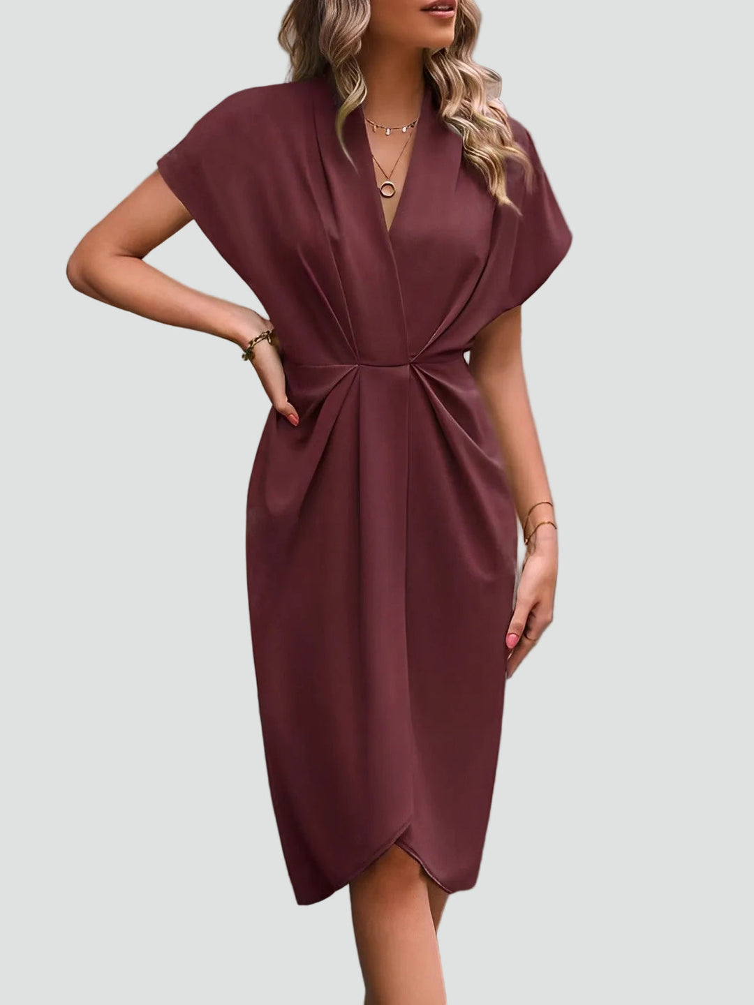 Hochwertiges Damen Wickel-Midikleid, elegant und figurschmeichelnd, perfekt als Party- oder Abendkleid.