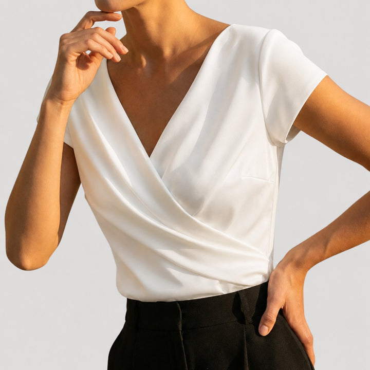 Kurzarm Damen Wickelbluse, perfekt für Frühling & Sommer. Eine klassische, elegante Bluse für jede Dame.