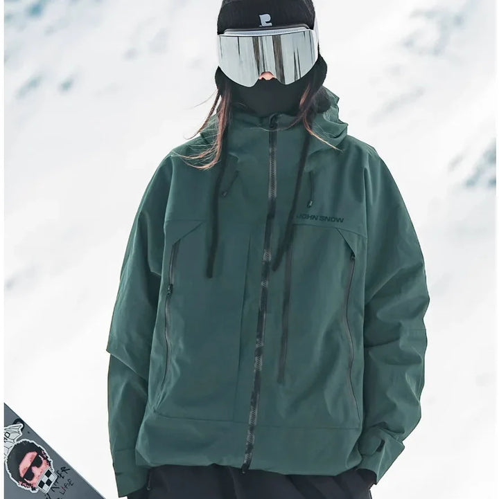 Robuste Damen Winterjacke, wasserdicht und atmungsaktiv, bietet optimalen Kälteschutz und Komfort.