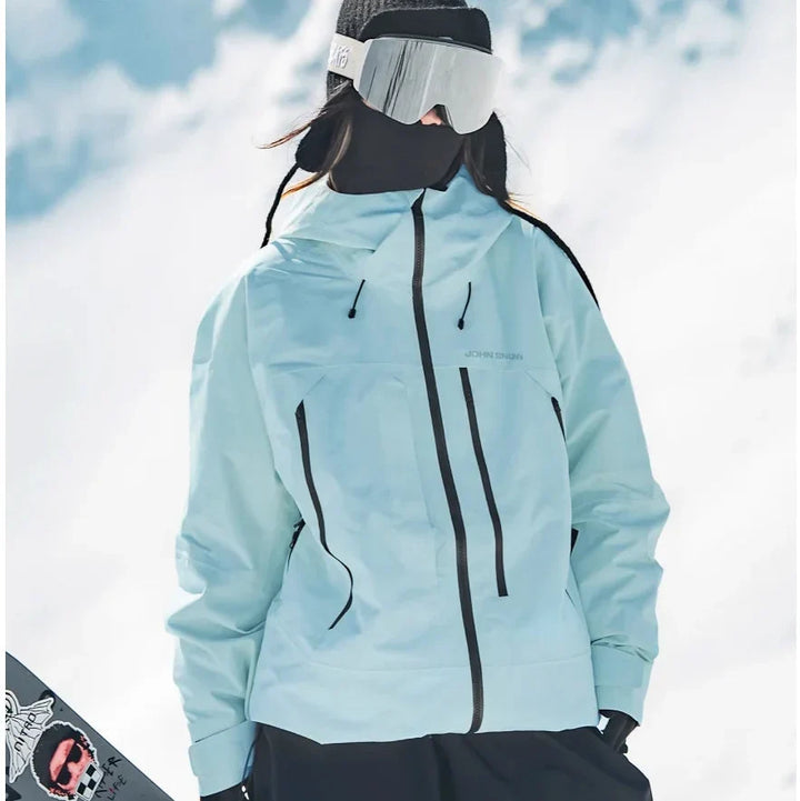 Sportliche Damenjacke, wasserdicht & wärmend, ideal für Wanderungen und Aktivitäten bei kaltem Wetter.