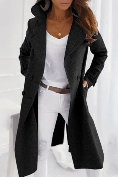 Stilvoller Damenmantel für den Winter, klassische Form, ideal als Oberbekleidung für elegante Herbstmode.