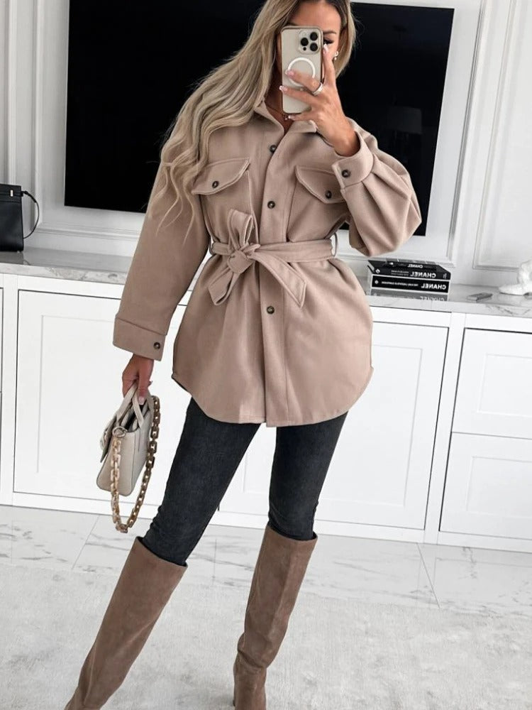 Lässiger Damenblazer; stylisches Sakko für entspannte Freizeit-Outfits & vielseitige Alltagsmode.