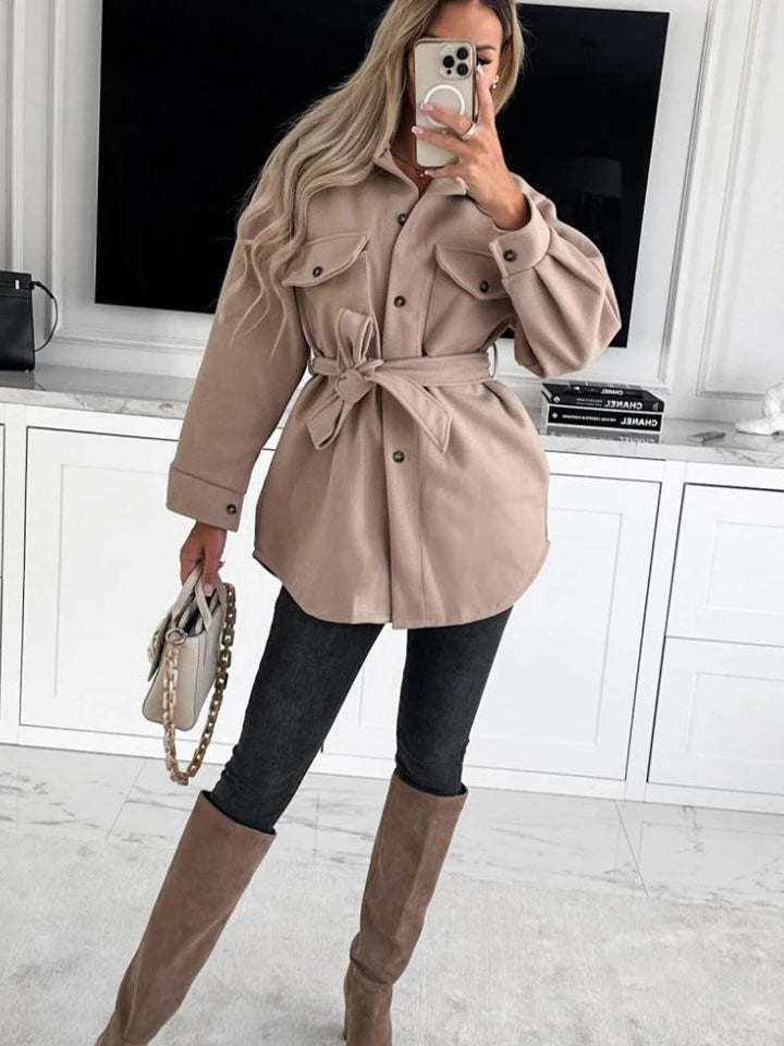 Lässiger Damenblazer; stylisches Sakko für entspannte Freizeit-Outfits & vielseitige Alltagsmode.