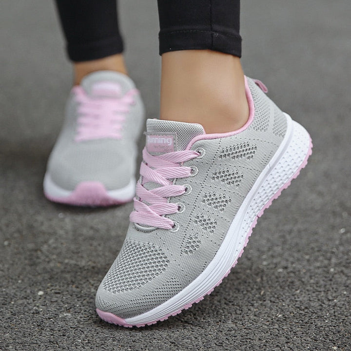 Ansicht des stilvollen Damen-Sneakers, perfekt als Alltagsschuh.