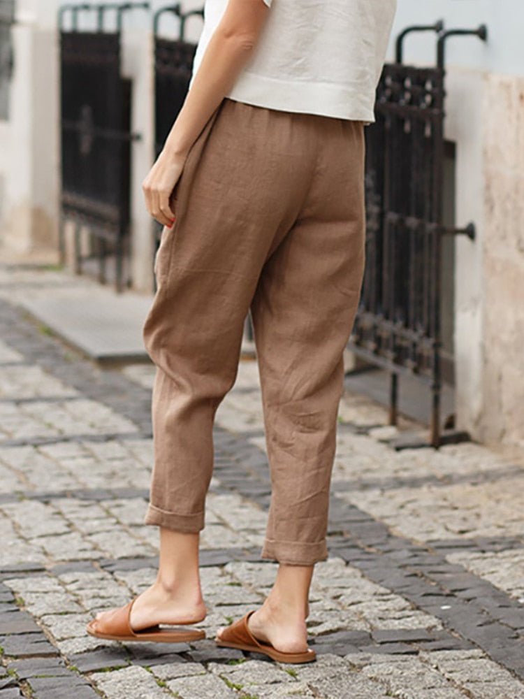 Vielseitige Damen Stoffhose, Relaxed Fit, leicht zu stylen für Business oder Casual.