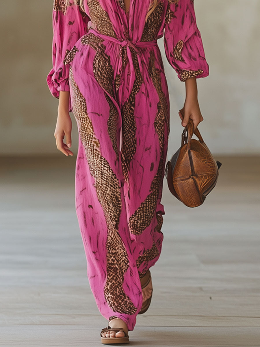 Stilvoller Damen Jumpsuit mit Leopardenprint, langärmlig & bequem, ein trendiges Party-Outfit für den Herbst.