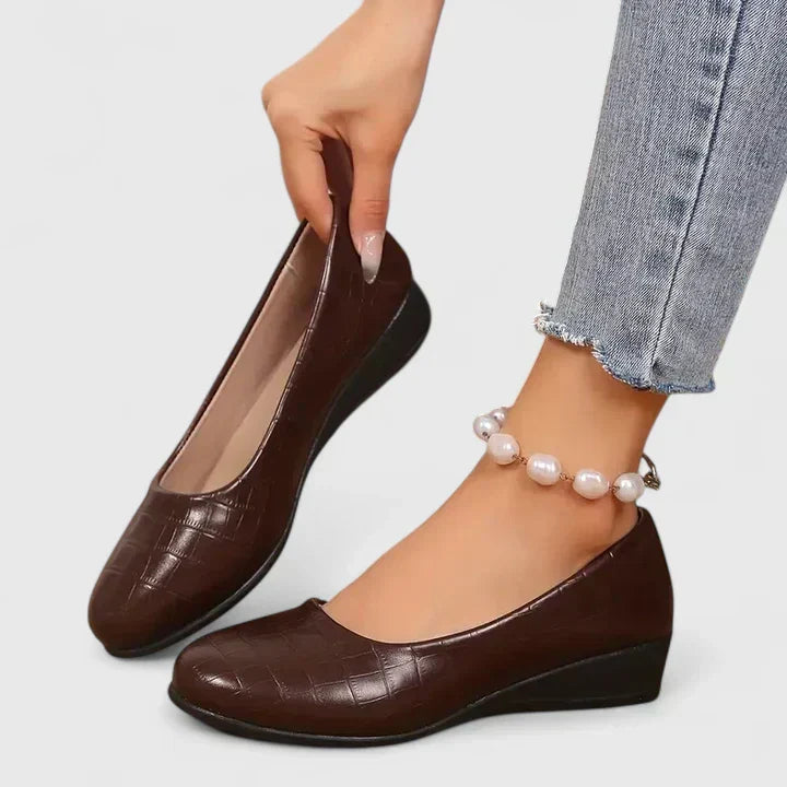 Damen Orthopädische Loafers mit Memory-Schaum und rutschfester Sohle für optimalen Komfort und Halt im Alltag.