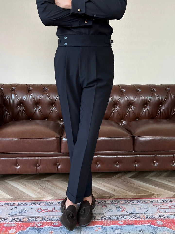 Klassische Herrenhose für jede Jahreszeit. Italienischer Stil, vielseitig für Business und Freizeit, zeitlose Mode.