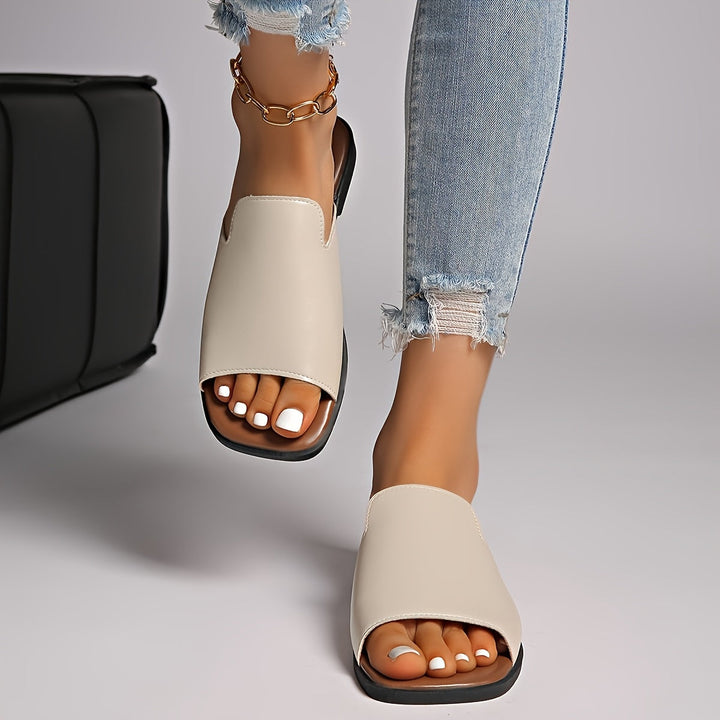 Vielseitige Damen Slip-On Sandalen. Eckige Spitze, flache Sohle. Bequeme, modische Sommerschuhe.