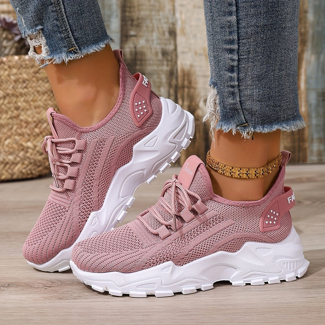 Pinke Damen Freizeitschuhe mit weißer Sohle, trendig und super bequem.