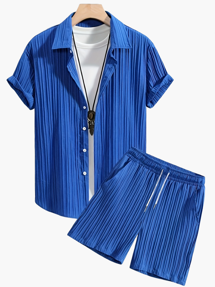 Perfektes Herren Urlaub Outfit: Bequemes Kurzarmhemd & Shorts Set für Strand & Reise.