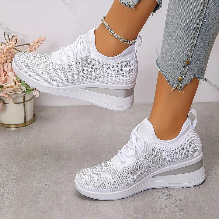 Leichte orthopädische Damen-Turnschuhe, atmungsaktiv und bequem, für ein angenehmes Laufgefühl.