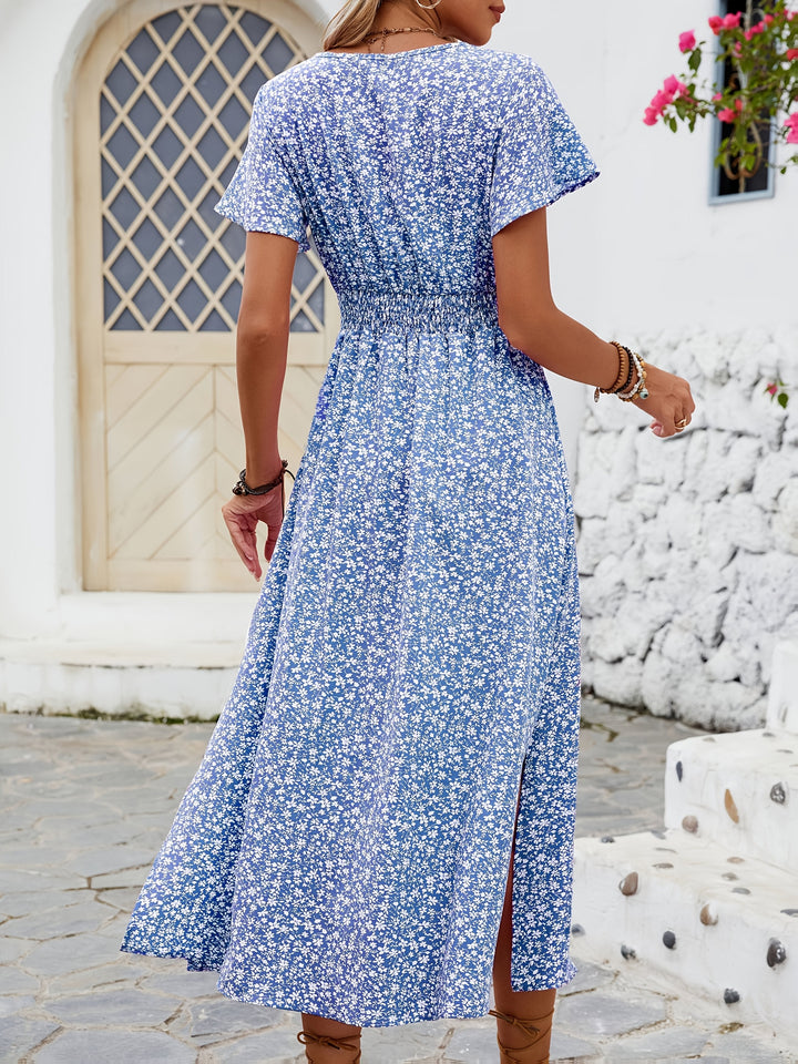 Leichtes und luftiges Damen Sommerkleid mit floralem Muster, ideal für warme Tage.