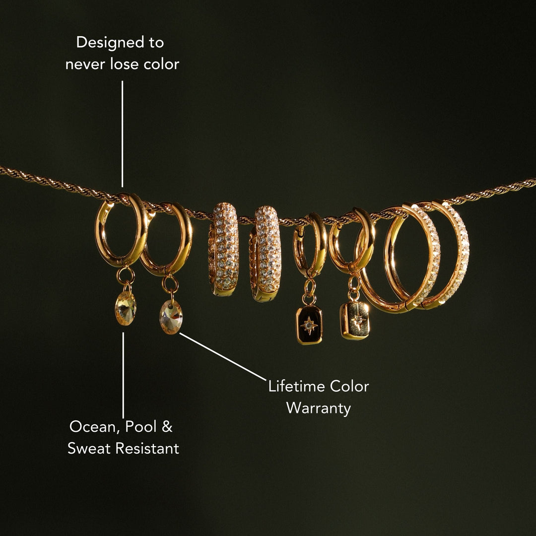Goldene und silberne Damen Huggie Creolen mit stilvollem Rosé Stein, wasserfester Edelstahlschmuck.