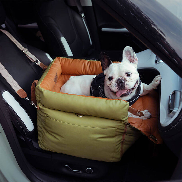 Bequemer Hundeautositz für kleine bis mittelgroße Hunde, inkl. Sicherheitsgurt.