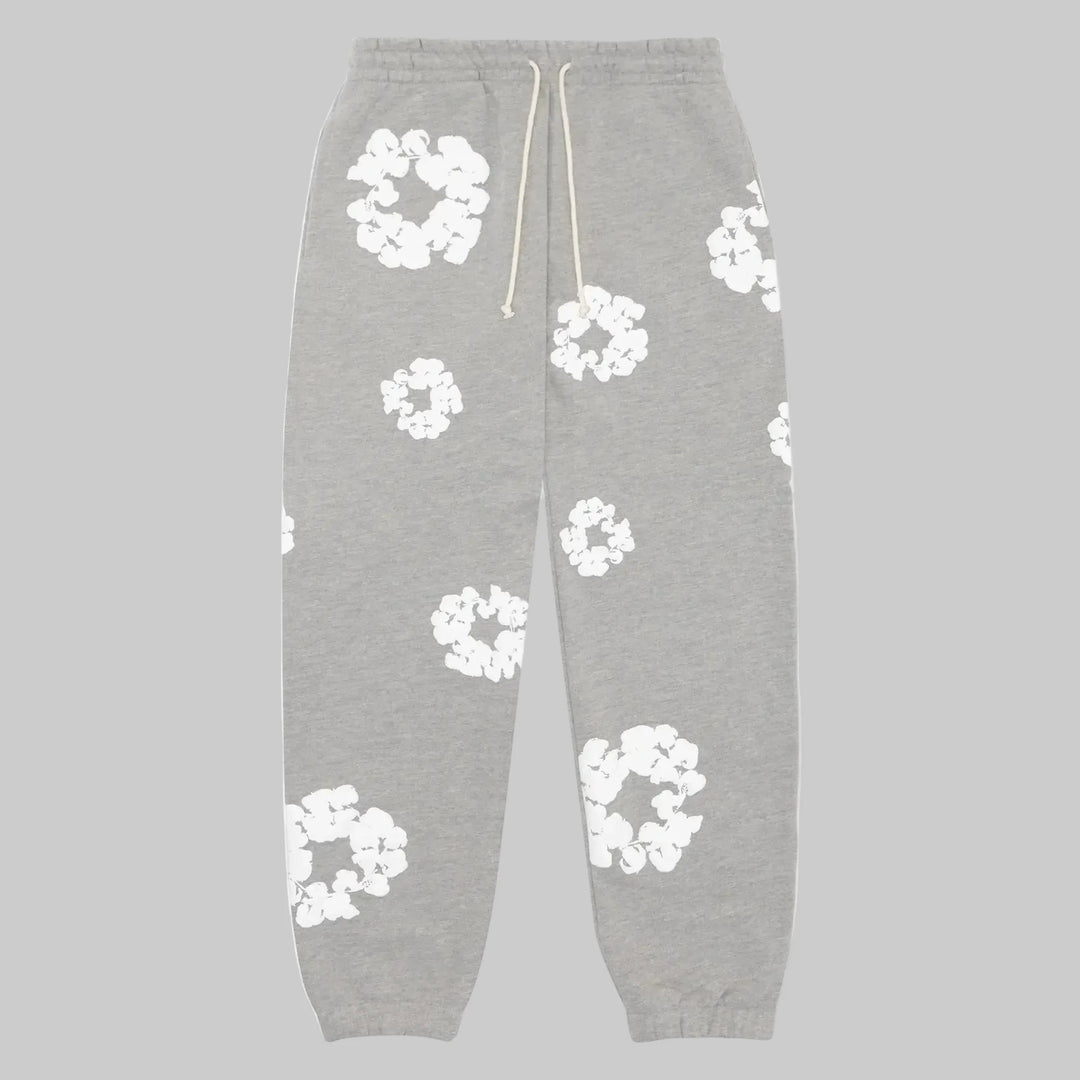 Lebhafter Damen Hoodie mit farbenfrohem Blumenmuster, ein Hingucker für entspannte Stunden.