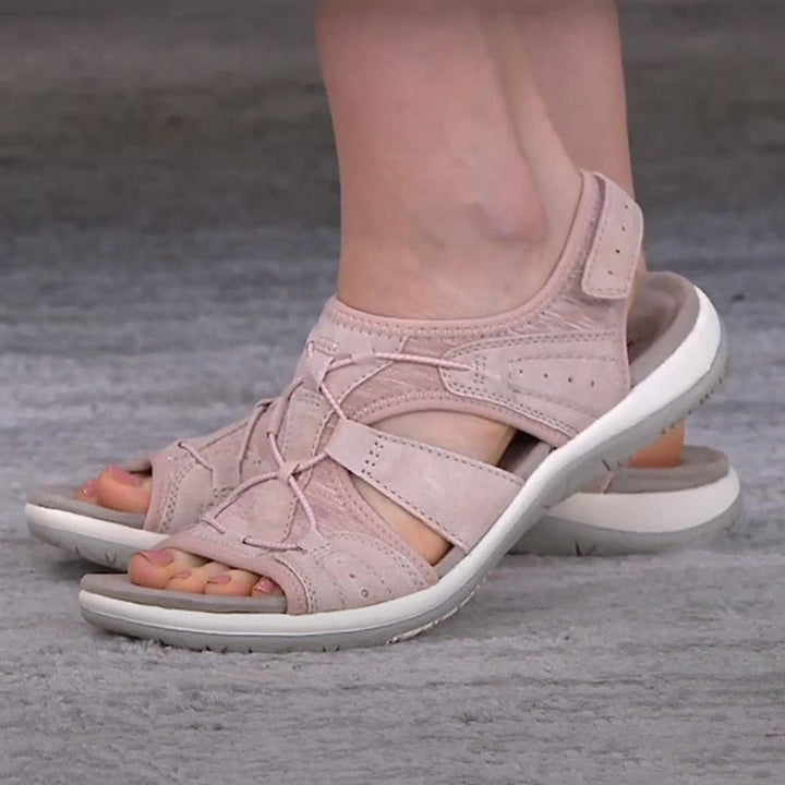 Verstellbare Damen Komfort Sandalen in modernem Design, geeignet für Outdoor und Stadt.