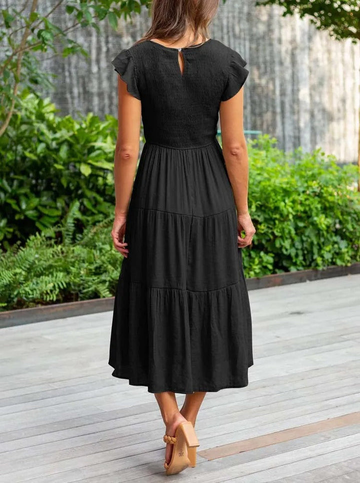 Bequemes elegantes Damenkleid, figurbetont. Vielseitiges Freizeitkleid oder Bürokleid für Damen. Modern & schick.