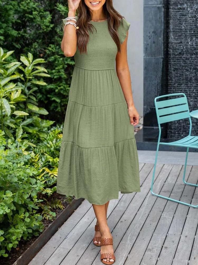 Figurbetontes Abendkleid für Damen, elegant & stilvoll. Kurzes festliches Kleid für besondere Momente. Schwarz & bequem.