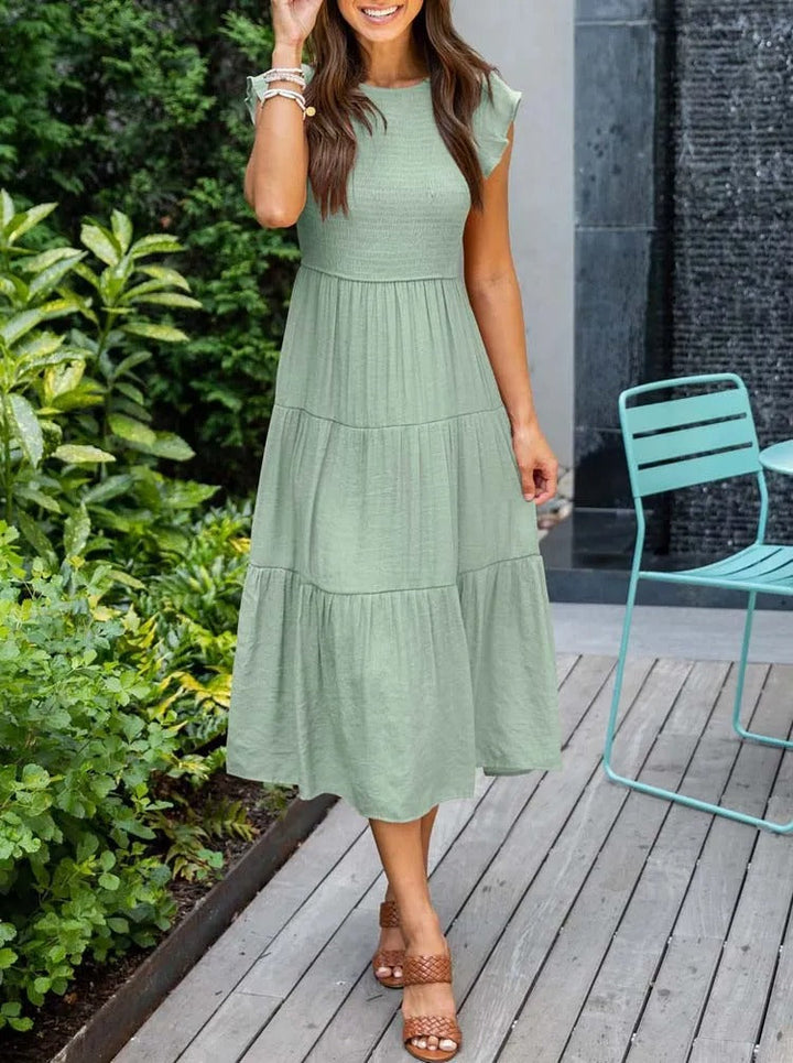 Figurbetontes Damenkleid, das die Silhouette betont. Elegantes, vielseitiges Kleid für jeden Anlass & festliche Momente.