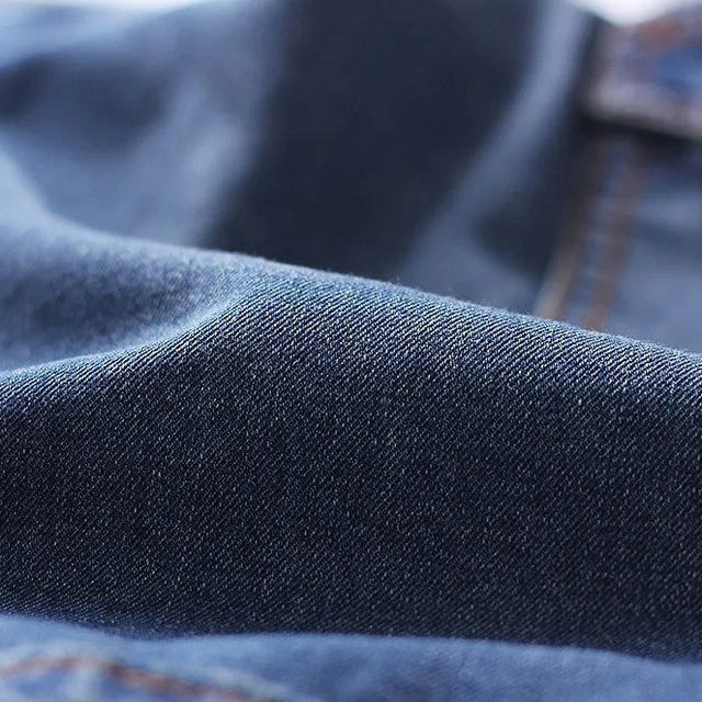 Stylische Herren Cargo-Shorts für Freizeit und Outdoor, mit bequemem Schnitt und praktischen Taschen.