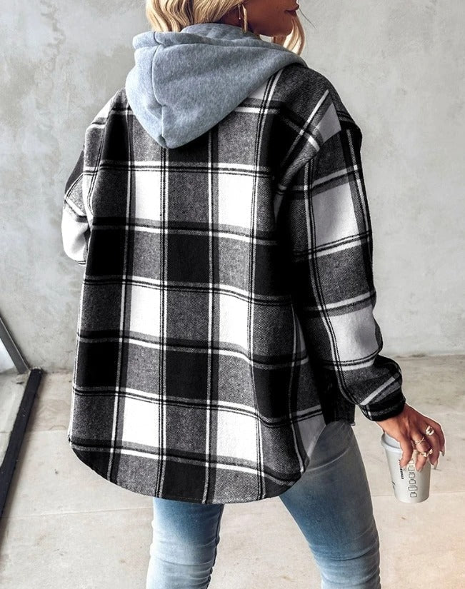 Komfortabler Freizeit Hoodie für Damen mit einzigartigem, auffälligem Muster. Perfekt für jeden Tag.