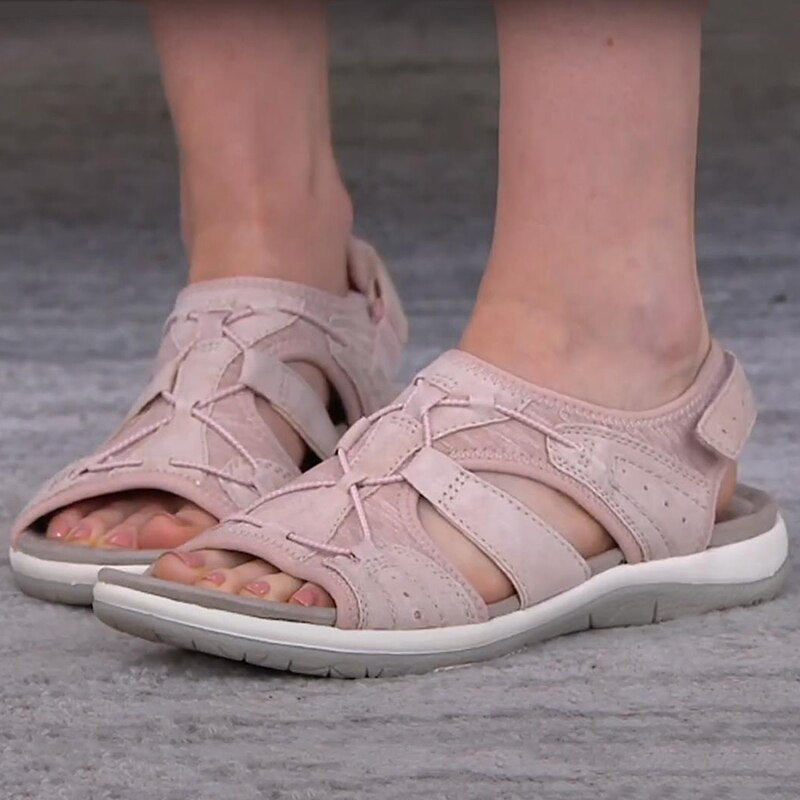 Leichte Outdoor Sandalen für Damen, mit robuster, rutschfester Sohle und angenehmem Fußbett.