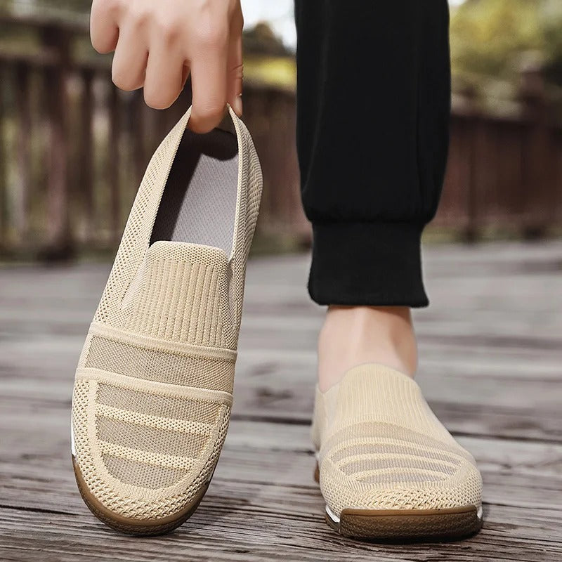 Stilvolle Herren Slip-On Loafers in klassischem Design, perfekt für Frühling und Sommer.