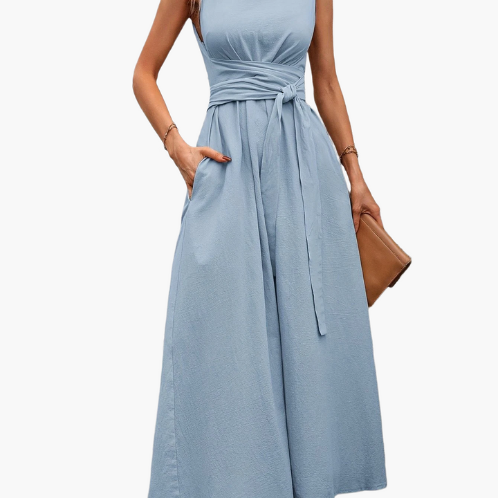 Stilvoller ärmelloser Damen Overall mit weitem Bein und Bindegürtel für elegante Sommerabende.