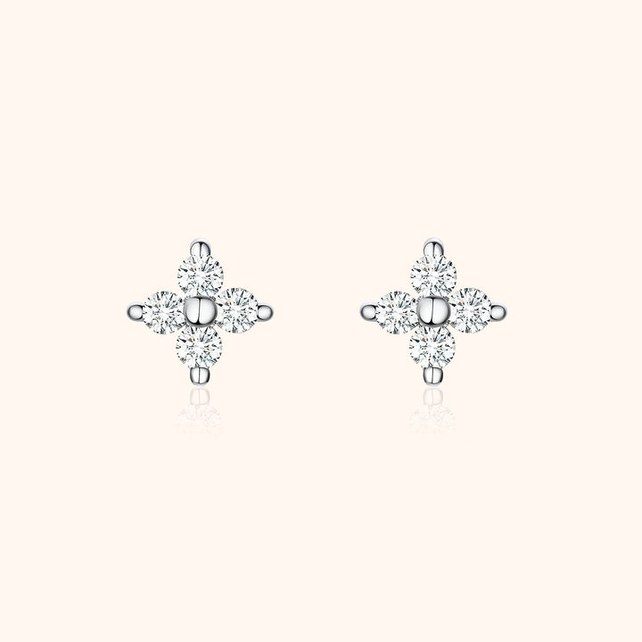 Damen Blumen Zirkonia Ohrstecker aus glänzendem 925 Sterling Silber. Elegant, perfekt für Alltag & Geschenk.