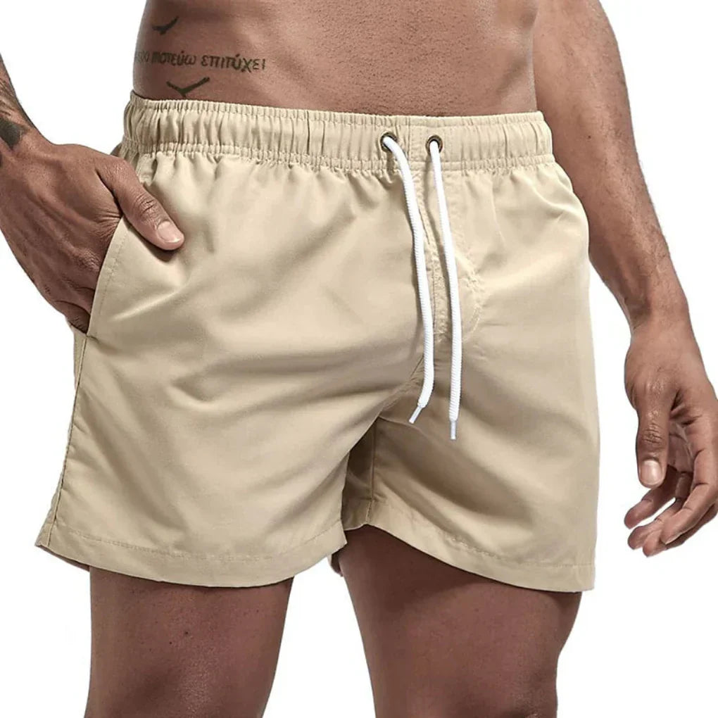 Attraktive Herren Badeshorts, Regular Fit, ideal für einen aktiven Sommer am Strand.