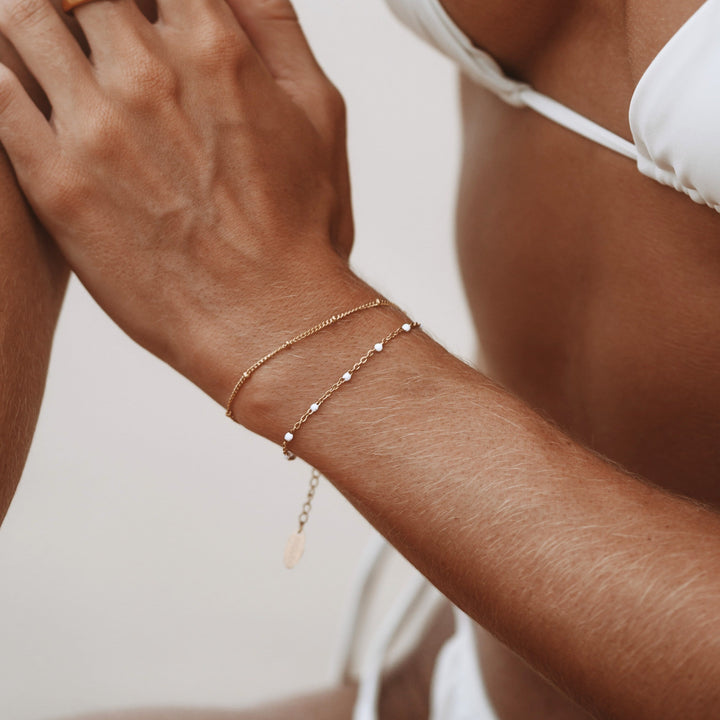 Edles Damengeschenk: Wasserfestes Layering Armband Gold/Silber aus Edelstahl mit Emaille Verzierung, doppellagig.