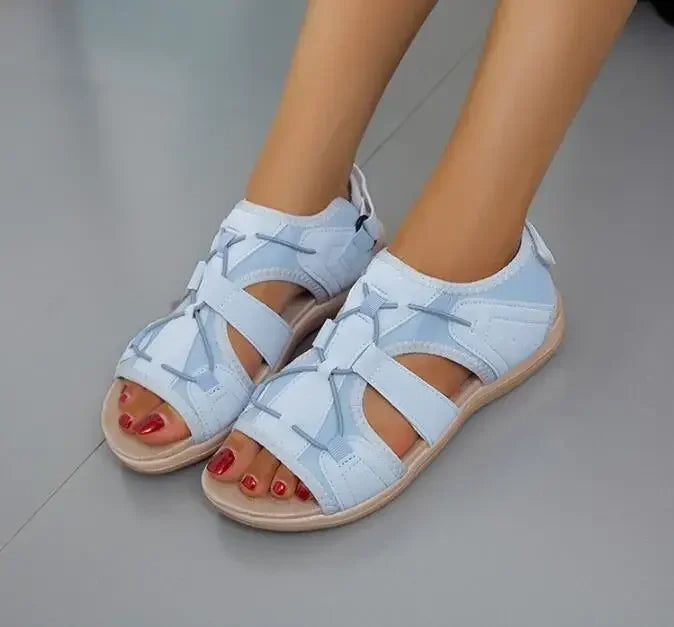 Ergonomische Damen Sandalen mit Fußgewölbeunterstützung, essentielle Sommerschuhe für aktive Frauen.