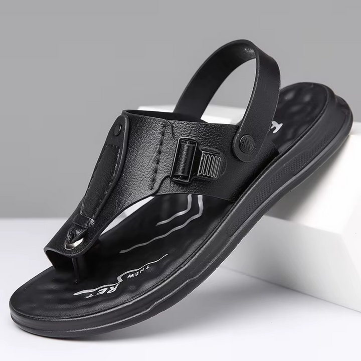 Herren-Sommersandalen mit verstellbaren Riemen für optimalen Komfort und Freizeitlook. Ideal für Strand & Reise.