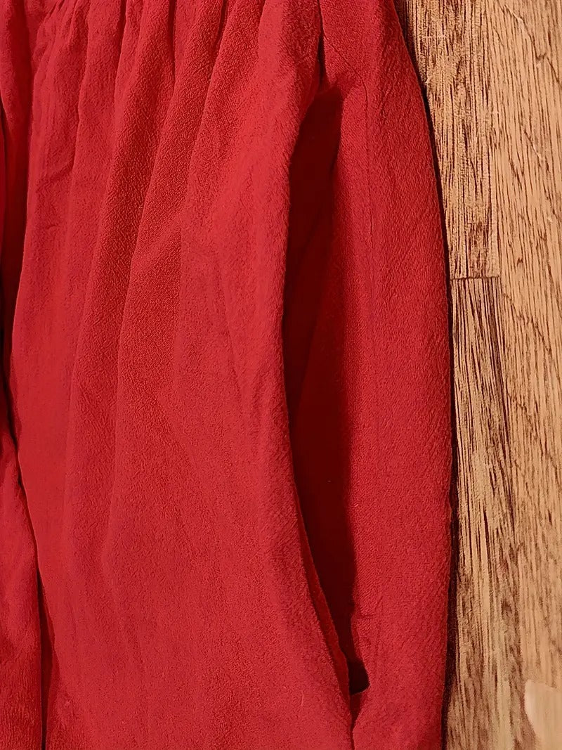 Modernes Damen Sommer-Midikleid mit praktischen Taschen; vielseitig für Frühling.