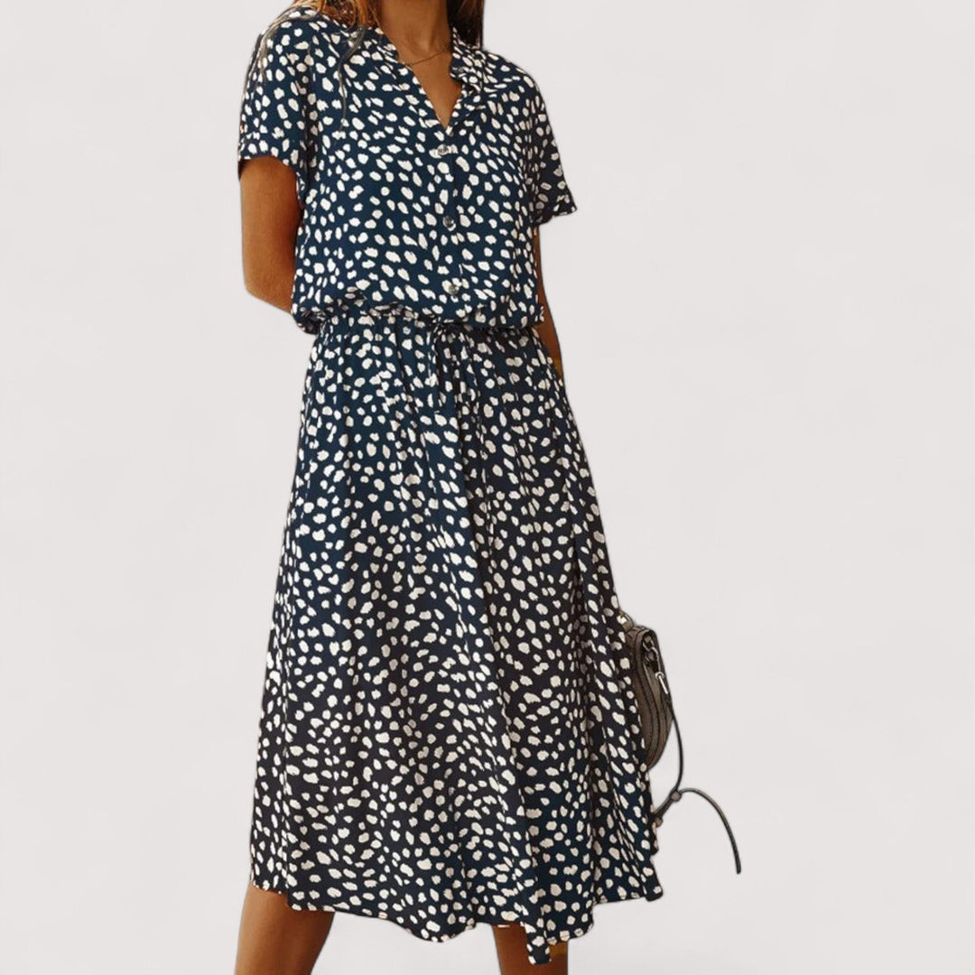 Trendiges Damen Sommerkleid, gemustert, bequem und perfekt für den Sommer.