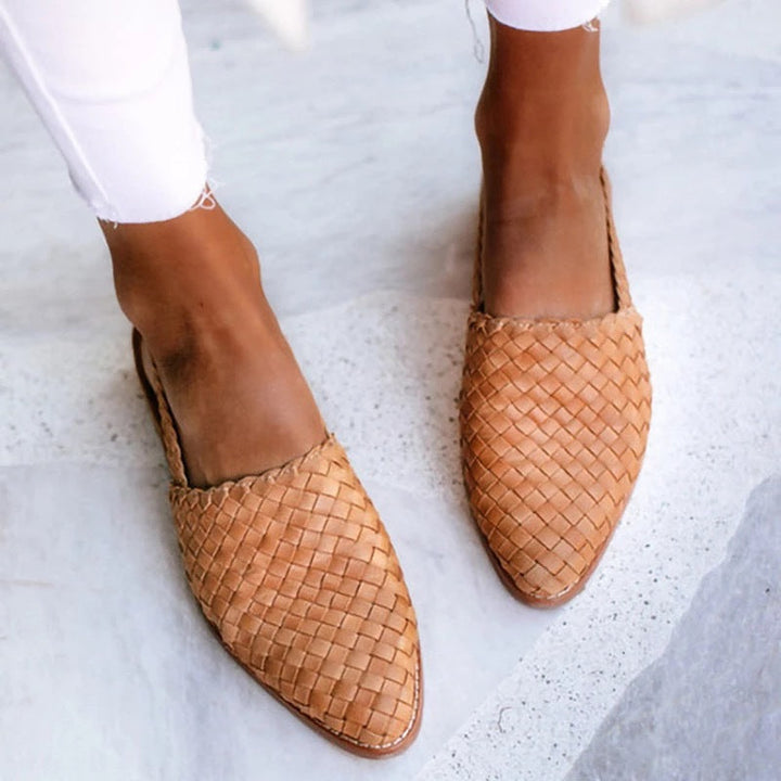 Elegante Damen Slipper: stilvolle, bequeme Komfortschuhe für den Alltag mit gepolsterter Sohle.