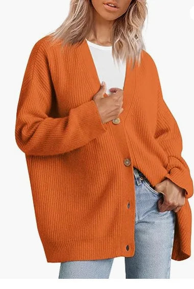 Trendiger Damen V-Ausschnitt Cardigan Sylvie, hochwertige Kaschmir-Strickjacke für Winter-Outfits.