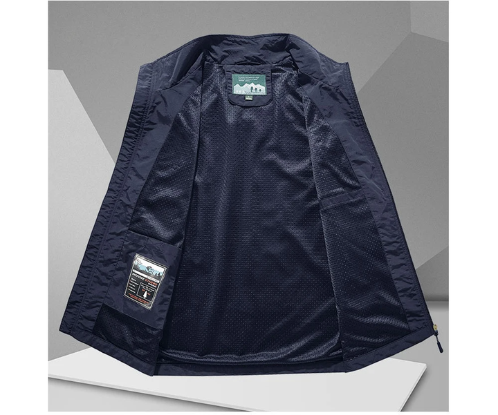 Hochwertige Herren Funktionsweste für jede Outdoor-Gelegenheit, leicht zu packen, mit Reißverschlüssen.
