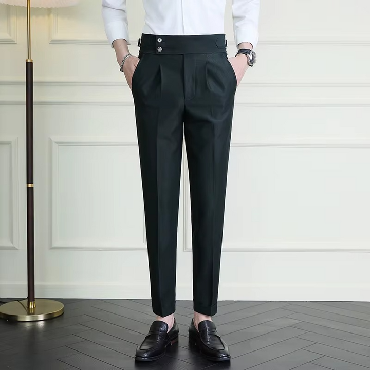 Elegante Herren Businesshose mit geradem Bein & hohem Bund. Ideal für moderne Bürogarderobe.