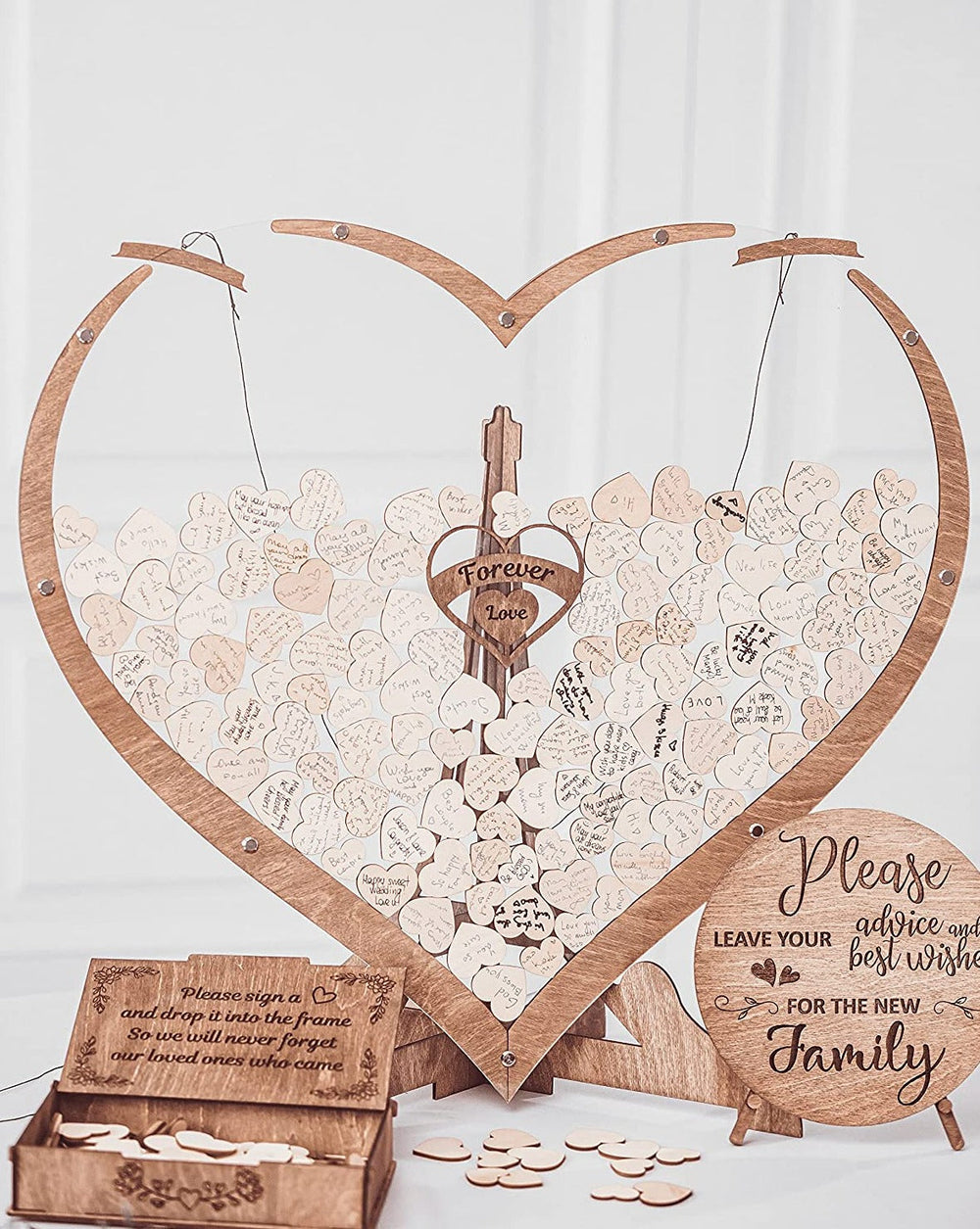 Personalisiertes Herz-Gästebuch aus Holz, ideal für Hochzeitsgäste und Geburtstage. Ein besonderes Geschenk.