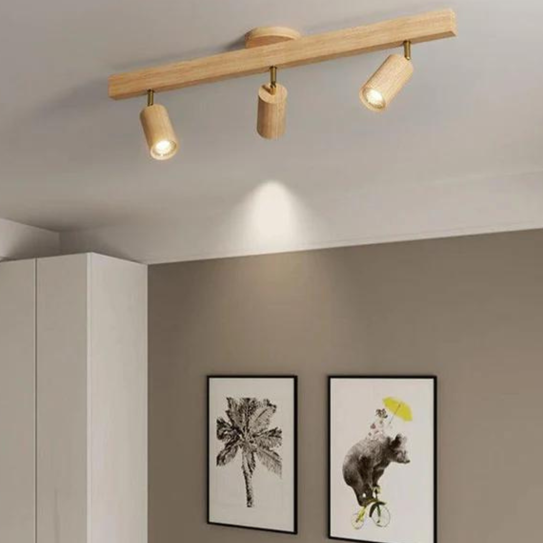 Moderner Deckenstrahler aus Holz, LED, schwenkbar, ideal für Akzentbeleuchtung.