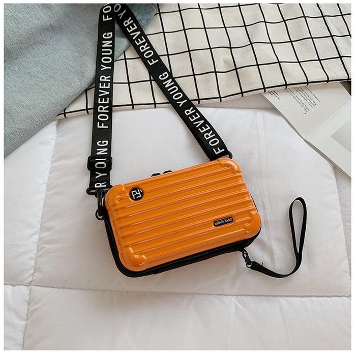 Robuste Reisetasche für Damen, mit viel Stauraum, ideal für Abenteuer und kurze Trips.