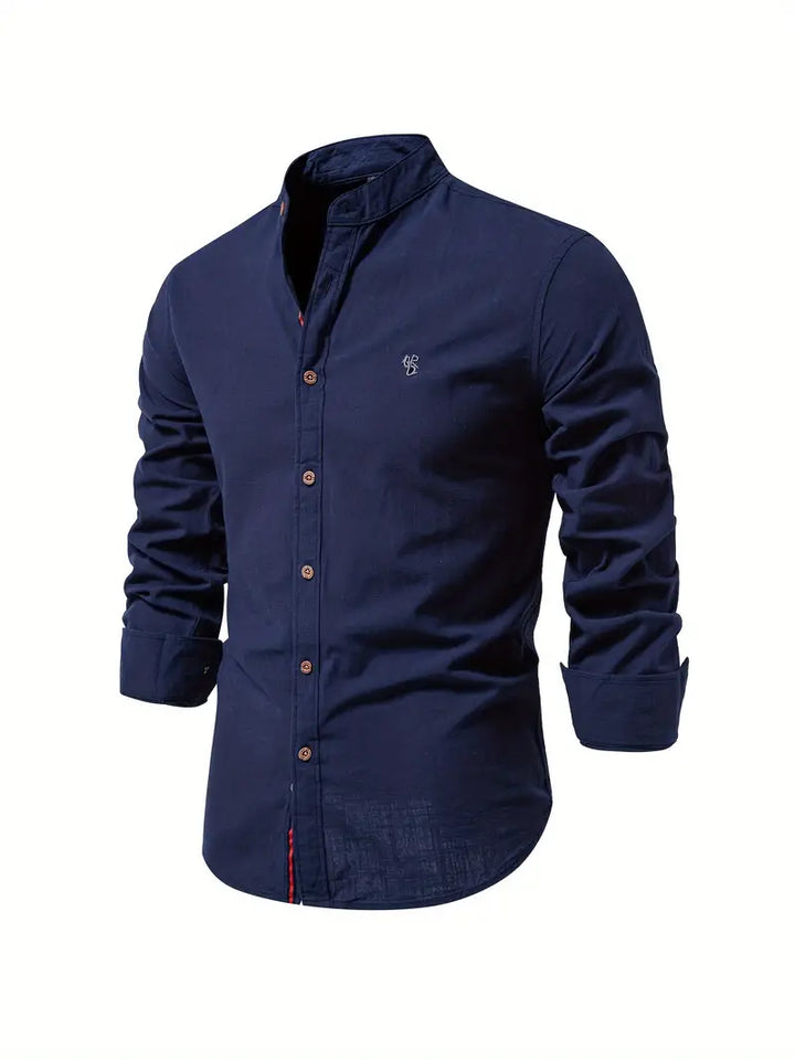 Ärmeldetail: Herren Langarmhemd Leon mit Manschetten. Eleganter, vielseitiger Look für Smart-Casual Frühlingsmode.