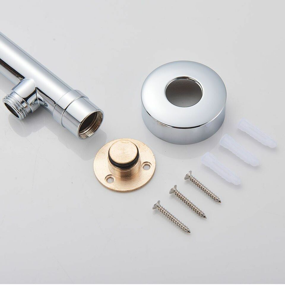 Luxus-Regendusche für die Wandmontage, mit elegantem Duschkopf aus Messing.